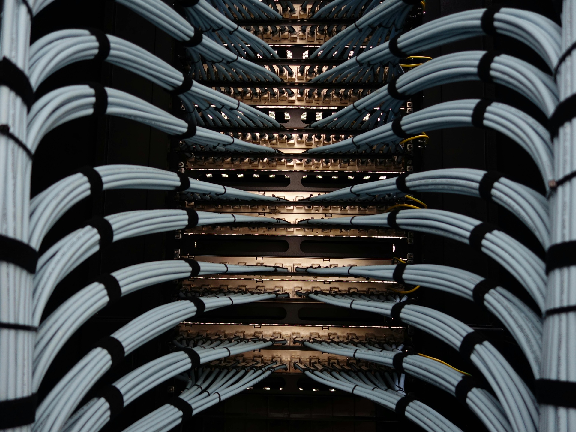 Structured network cabling inside a data center hall